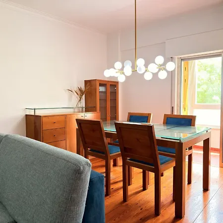 Lisbon Explorers Spacious Flat - 4 Min To Metro, 20 Min To Center *